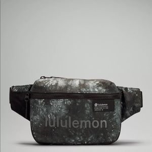 lululemon clean lines belt bag